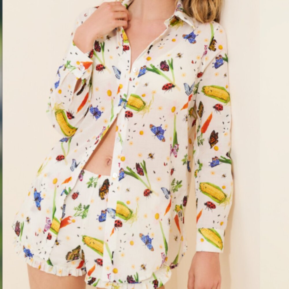 Tessa Button Down Top Lisa Says Gah - Garden - Picture 2 of 6